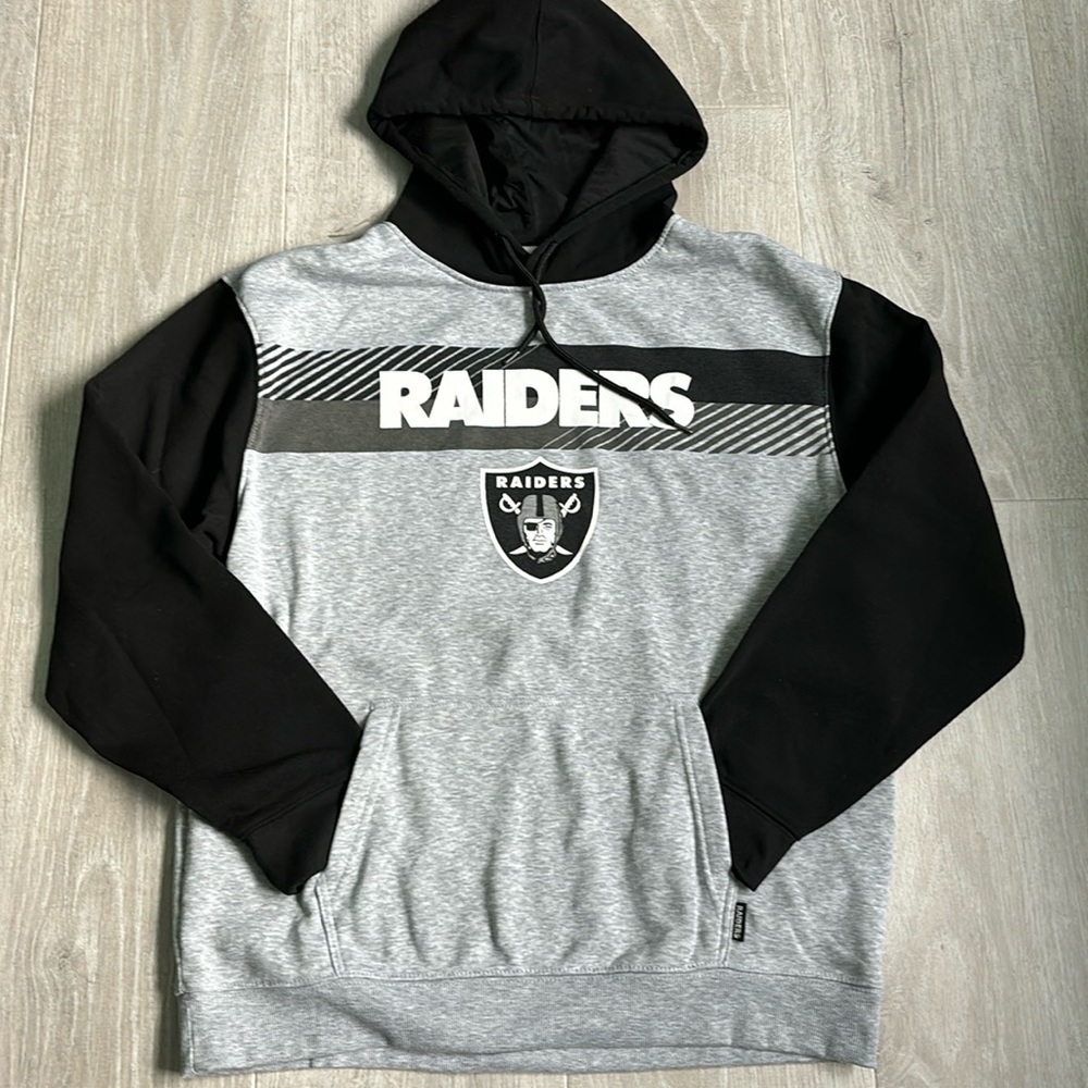 Las Vegas Raiders Men’s NFL Team Apparel Grey and Black Hoodie size XL